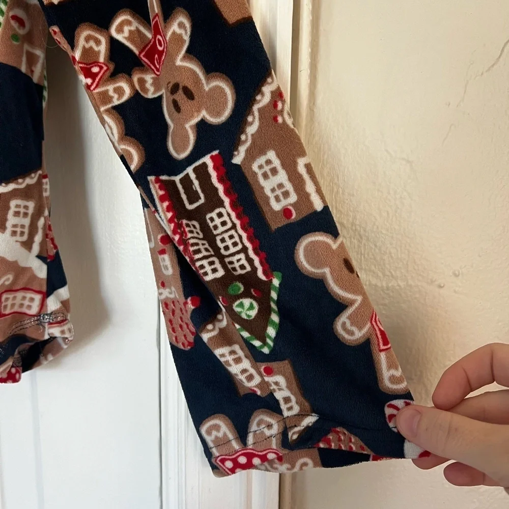 Disney Mickey Mouse Gingerbread Button Down Sleep Top XL Christmas Pajama Shirt - Picture 2 of 8